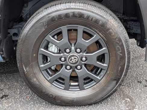 Used 2025 Toyota 4Runner SR5 AWD/4WD image 11