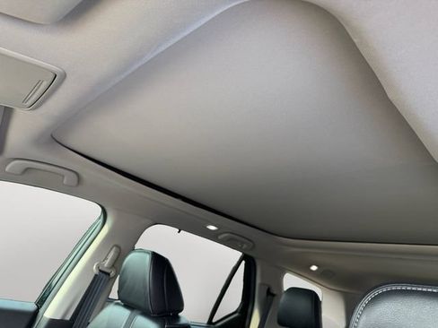 Used 2023 Honda Pilot Touring image 6