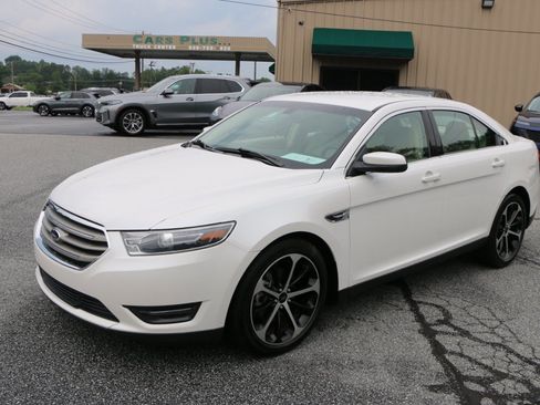 Used 2014 Ford Taurus SEL w/ Equipment Group 201A FWD image 1