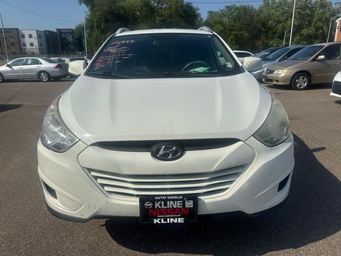 Used 2011 Hyundai Tucson GLS FWD image 2
