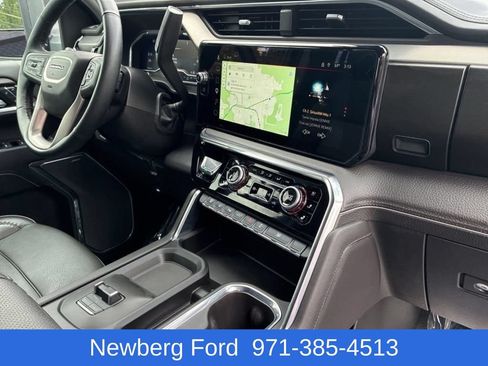 Used 2025 GMC Sierra 3500 Denali w/ Denali Reserve Package AWD/4WD image 28