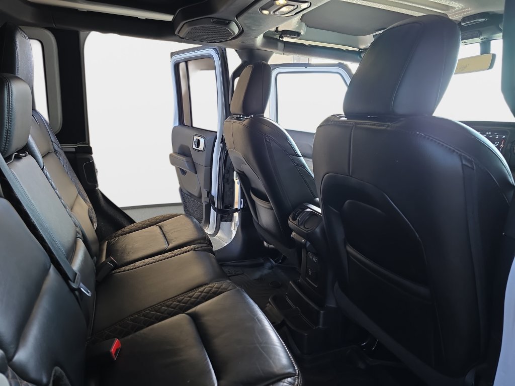 Used 2021 Jeep Wrangler Unlimited Sahara AWD/4WD image 13