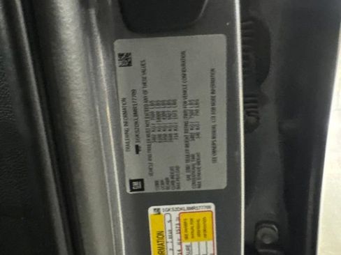 Used 2021 GMC Yukon Denali AWD/4WD image 5