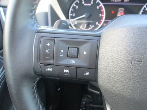 Used 2025 Nissan Rogue SV AWD/4WD image 19