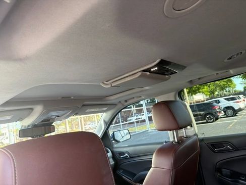Used 2020 Chevrolet Suburban Premier w/ Premier Plus Edition AWD/4WD image 9