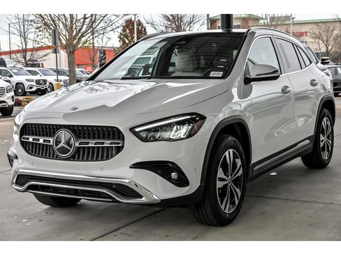 New 2026 Mercedes-Benz GLA 250 4MATIC image 3