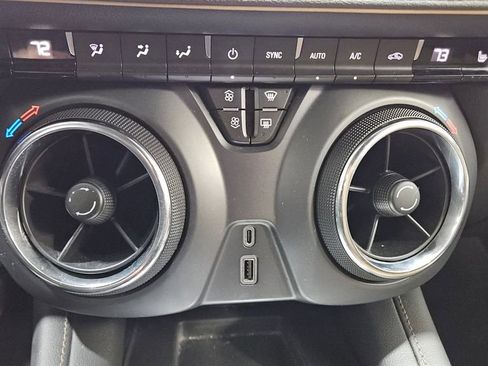 Used 2020 Chevrolet Blazer Premier w/ Driver Confidence II Package image 38