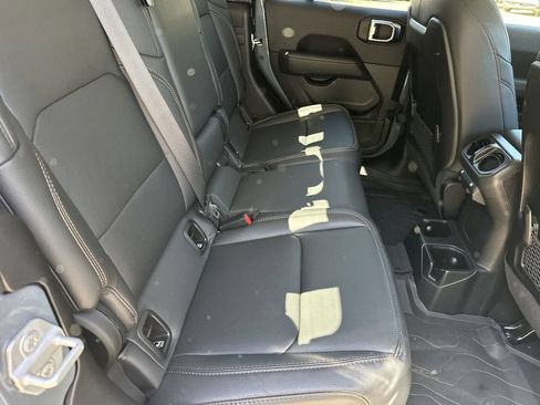 Used 2025 Jeep Gladiator Sport AWD/4WD image 14