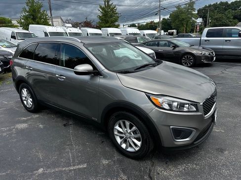 Used 2017 Kia Sorento AWD image 6