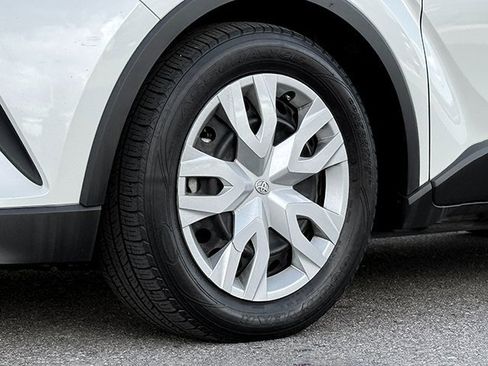 Used 2019 Toyota C-HR LE image 25