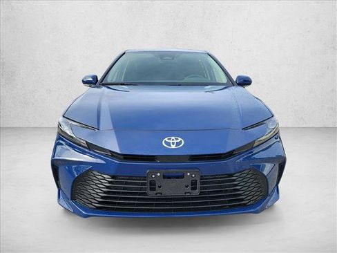 Used 2025 Toyota Camry LE w/ Convenience Package image 2