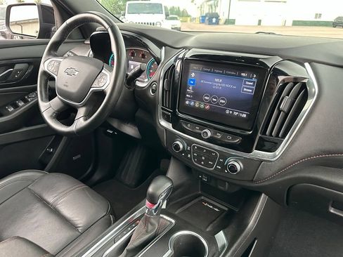 Used 2023 Chevrolet Traverse RS AWD/4WD image 34
