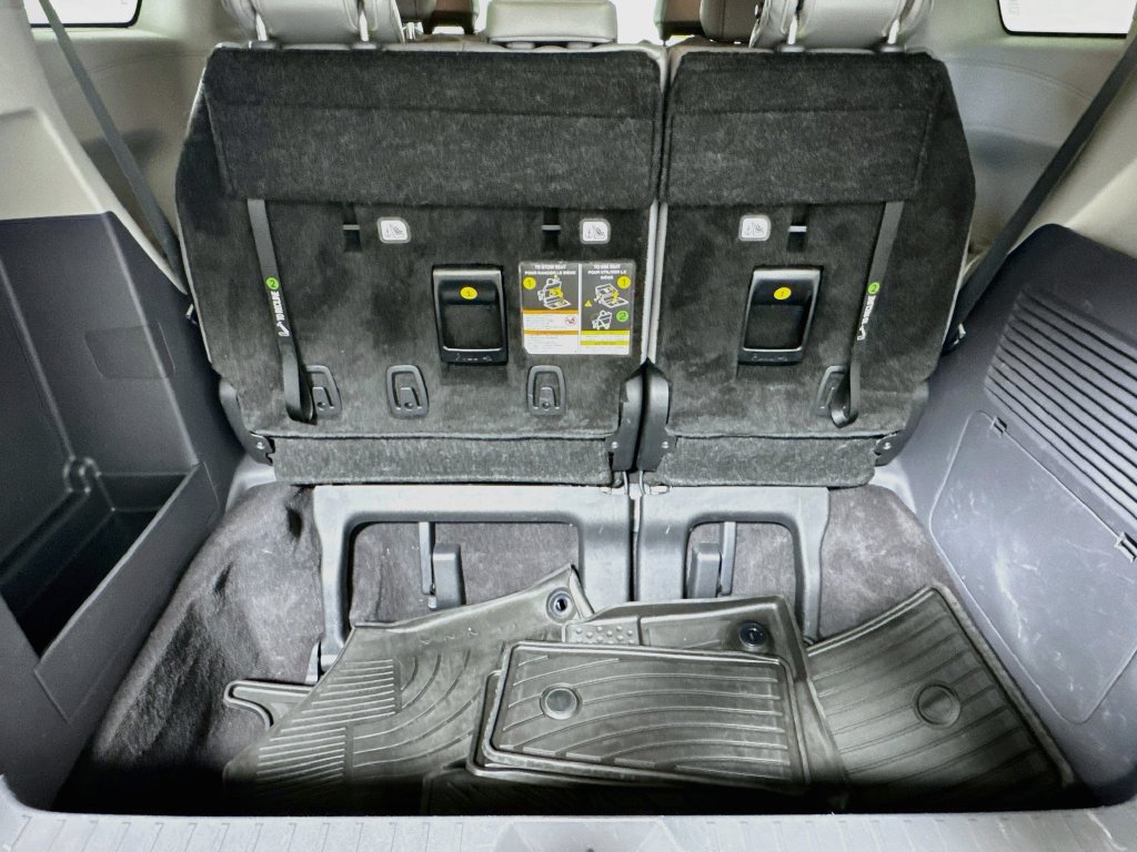 Used 2023 Toyota Sienna XLE AWD/4WD image 28