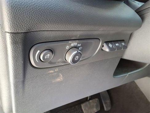 Used 2023 Buick Envision Avenir image 19