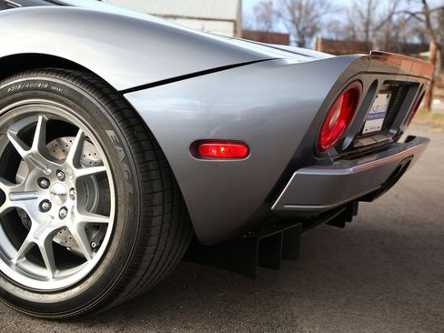 Used 2006 Ford GT image 16