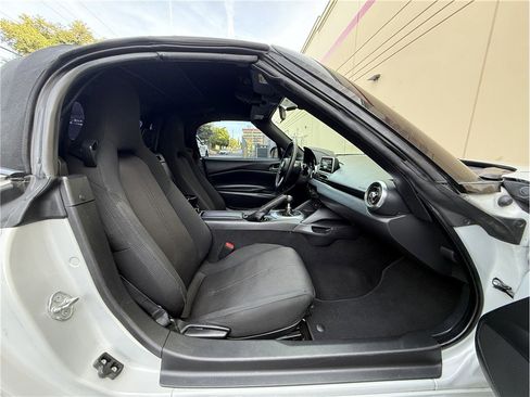 Used 2016 MAZDA MX-5 Miata Sport image 10