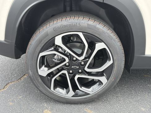 New 2026 Chevrolet Trax RS FWD image 17