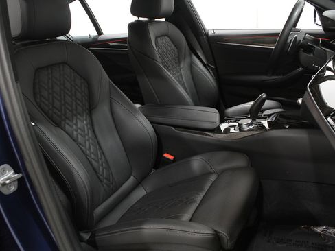 Certified 2023 BMW 530i xDrive w/ Premium Package image 18