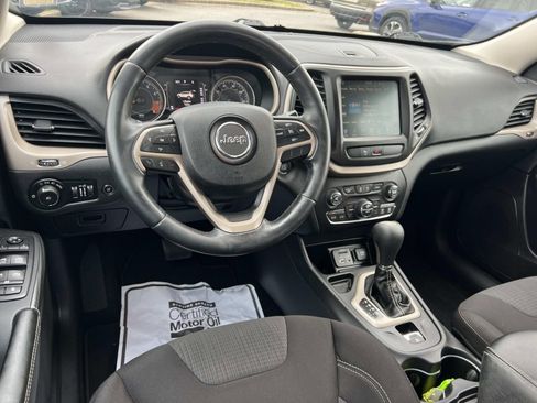 Used 2015 Jeep Cherokee Latitude w/ Comfort/Convenience Group image 22