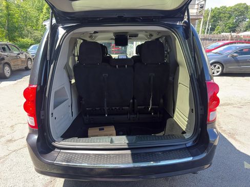 Used 2013 Dodge Grand Caravan SE FWD image 17