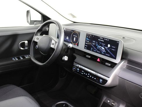 Used 2024 Hyundai Ioniq 5 SEL image 13