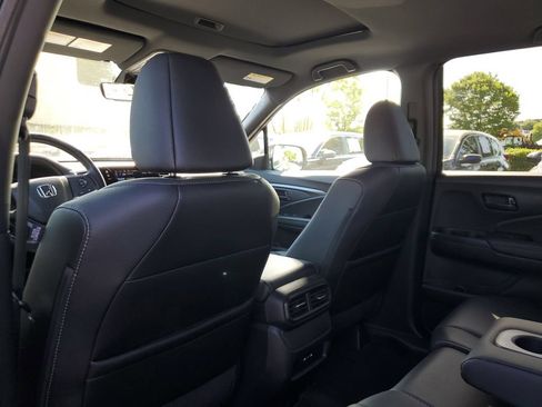 Certified 2024 Honda Passport EX-L image 13