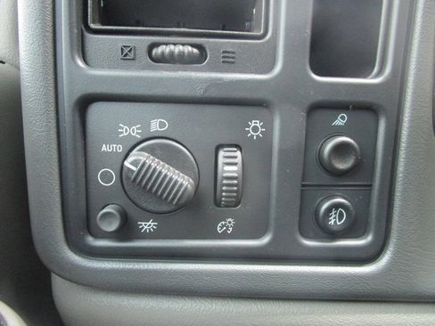 Used 2005 Chevrolet Avalanche Z66 w/ Sun And Sound Package image 12