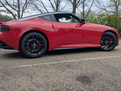 New 2026 Nissan Z Performance w/ Floor Mat Package RWD image 4