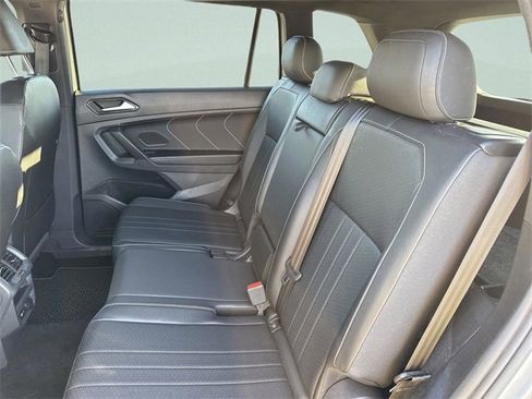 Used 2023 Volkswagen Tiguan SE R-Line image 11