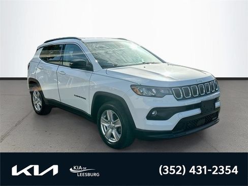 Used 2022 Jeep Compass Latitude FWD image 1