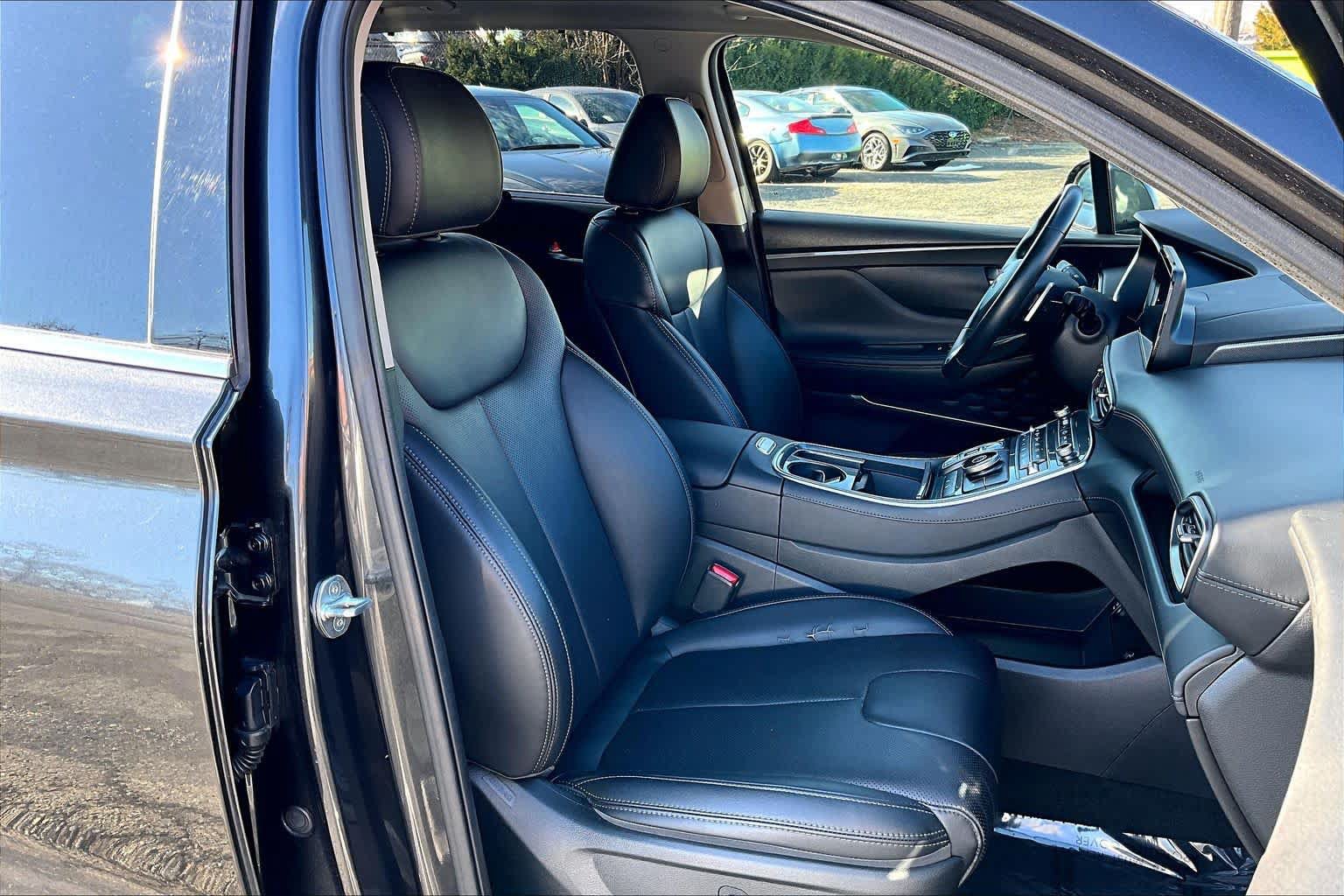 Used 2023 Hyundai Santa Fe SEL w/ Premium Package FWD image 9