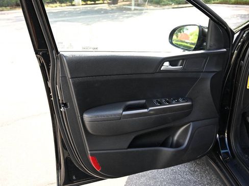 Used 2021 Kia Sportage LX FWD image 9