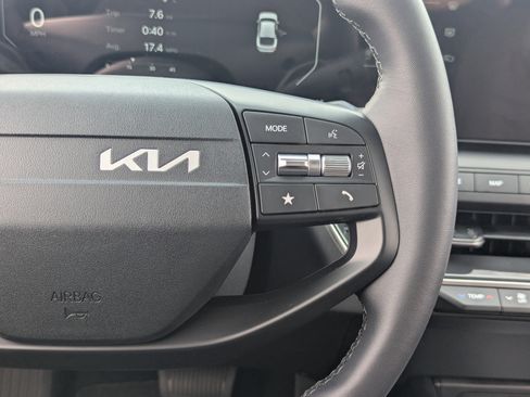 New 2025 Kia K4 EX image 21