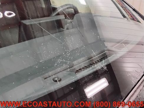 Used 2021 Toyota RAV4 XLE w/ Convenience Package AWD/4WD image 16