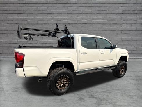 Used 2019 Toyota Tacoma SR w/ SR Convenience Package AWD/4WD image 7