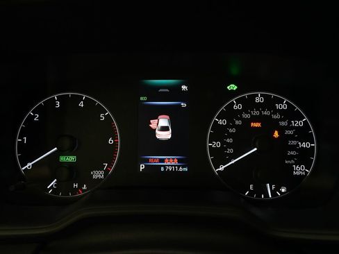 Used 2025 Toyota Corolla LE FWD image 2