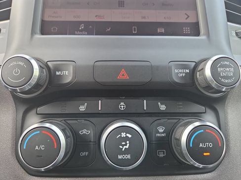 Used 2022 RAM 1500 Big Horn AWD/4WD image 19