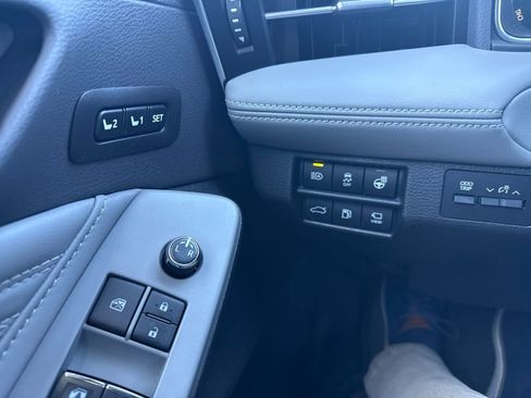 Used 2020 Toyota Avalon Limited w/ Advanced Safety Package FWD image 11