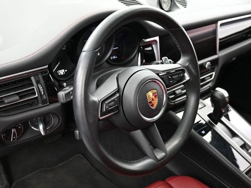 Certified 2023 Porsche Macan Turbo image 17