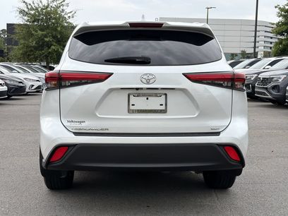 Used 2022 Toyota Highlander XLE