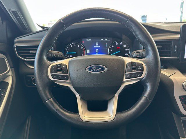 Certified 2023 Ford Explorer XLT w/ Equipment Group 202A AWD/4WD image 9