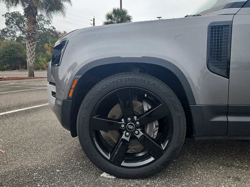 Used 2020 Land Rover Defender 110 HSE image 19