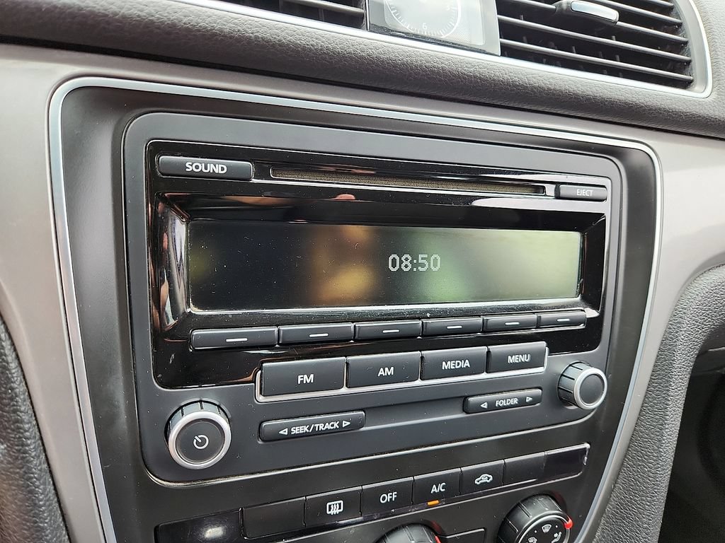 Used 2013 Volkswagen Passat 2.5 S FWD image 18