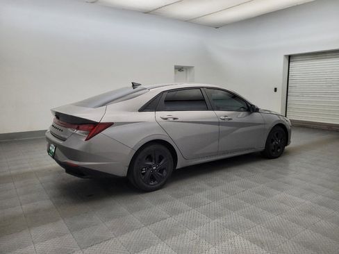 Used 2023 Hyundai Elantra Blue FWD image 10