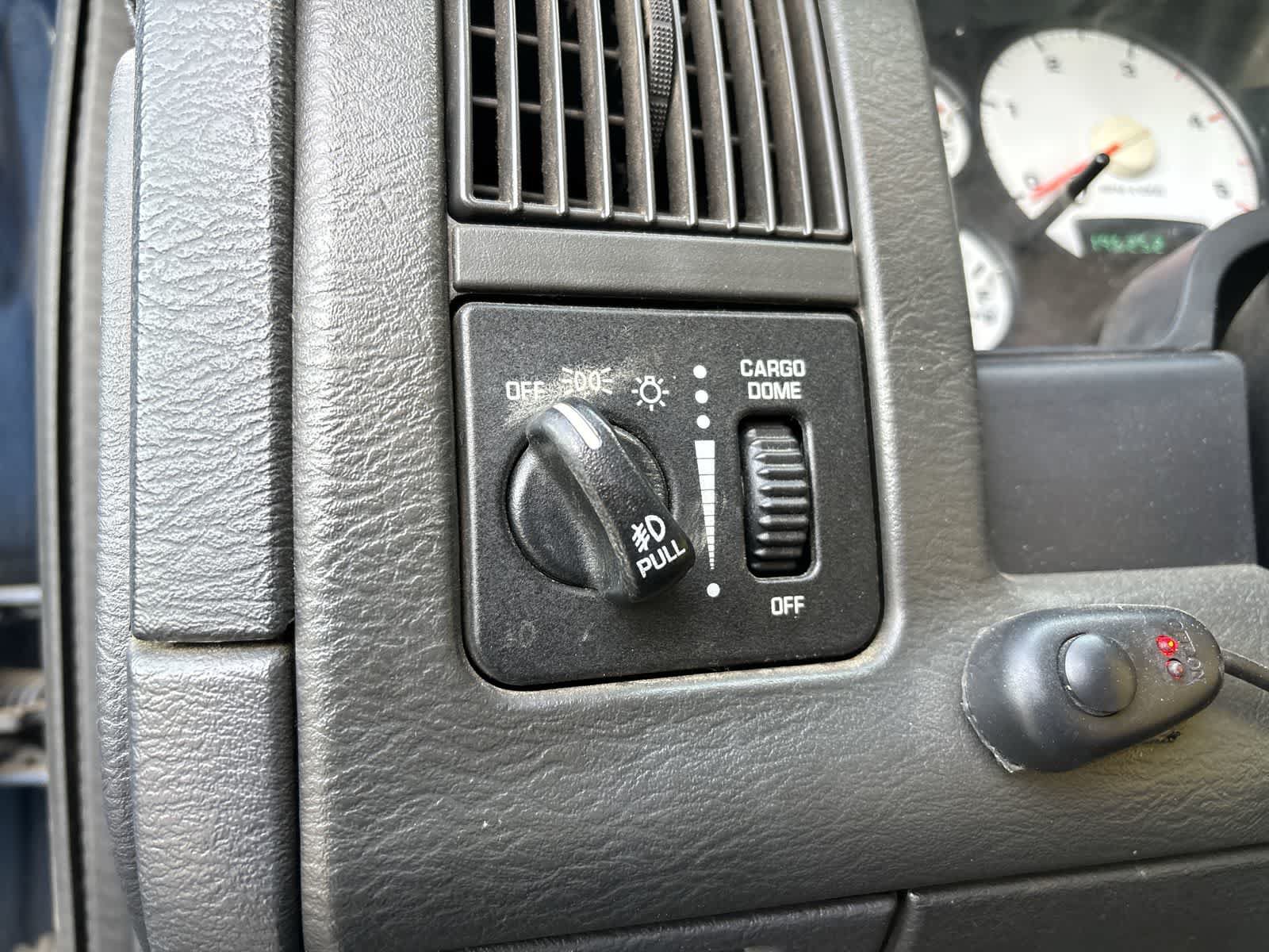 Used 2004 Dodge Ram 3500 Truck SLT w/ Sport Appearance Group AWD/4WD image 8