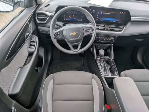 Used 2025 Chevrolet TrailBlazer LT FWD image 15