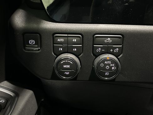 New 2026 Chevrolet Silverado 1500 LT Trail Boss w/ Convenience Package II image 28