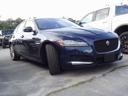 Used 2017 Jaguar XF Prestige image 1