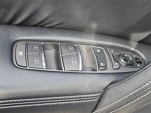 Used 2017 Nissan Armada Platinum image 28