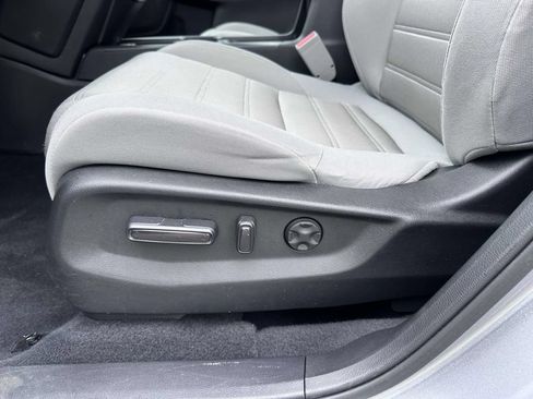 Used 2019 Honda CR-V EX image 10